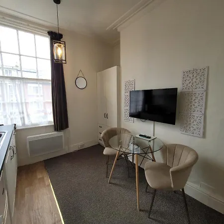 Sea Side Flat 3 With Fast Wifi And Free Parking Apartment Scarborough Exterior photo