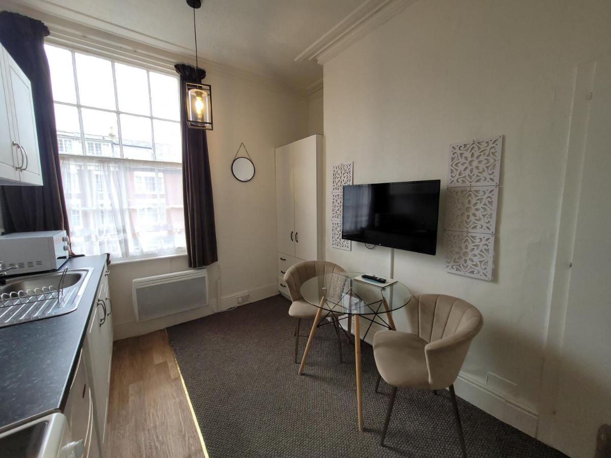 Sea Side Flat 3 With Fast Wifi And Free Parking Скарборо